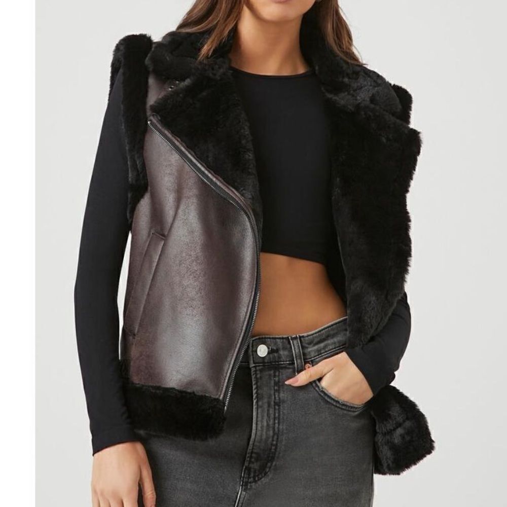Black long sleeve crop top